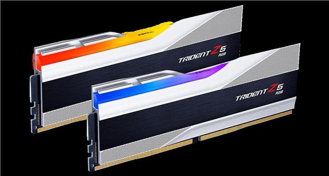 Memorija G.Skill Trident Z5 RGB 32GB (2 x 16GB) , Intel XMP, DDR5 6000, CL36-36-36-96, 1.35V, F5-6000J3636F16GX2-TZ5RS