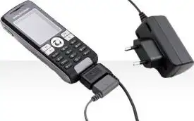 Sony Ericsson standardni punjač CST-75
